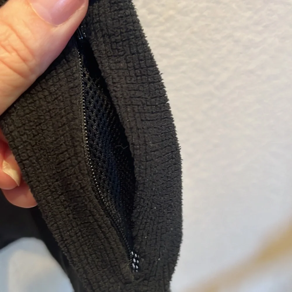 ExOfficio Women’s Black Textured knit Shirt Small Hidden Sleeve Pocket - Picture 5 of 6